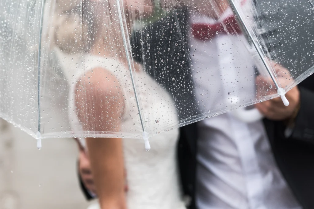 Des mariés sous la pluie : un jour tout de même merveilleux